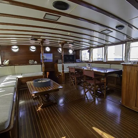 Bateau-hôtel Tersane Iv Vincitore 4 Di Bruno Barbieri