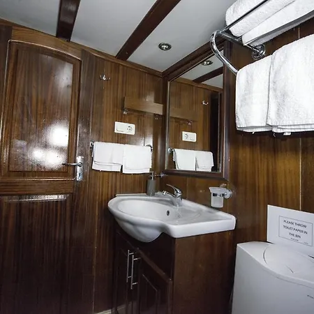Botel Tersane Iv 2*