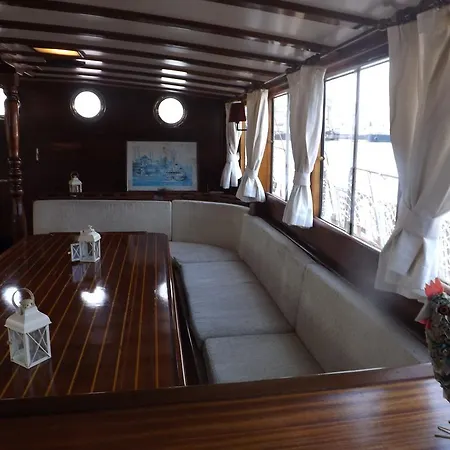 Tersane Iv Vincitore 4 Di Bruno Barbieri Bateau-hôtel