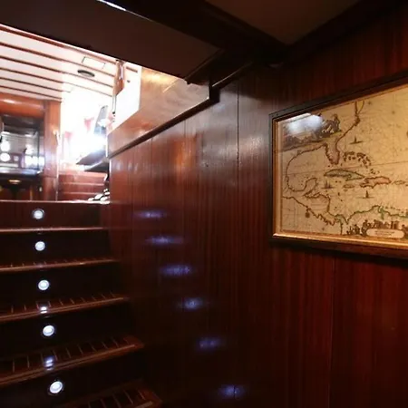 Tersane Iv Vincitore 4 Di Bruno Barbieri Bateau-hôtel 2*