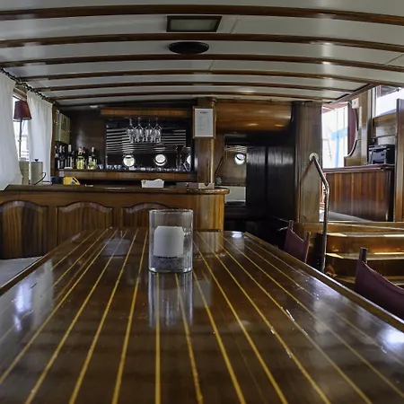 船屋 Tersane Iv Vincitore 4 Di Bruno Barbieri