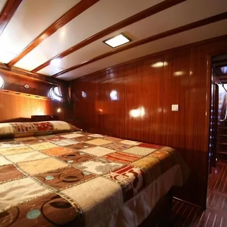 Tersane Iv Vincitore 4 Di Bruno Barbieri 船屋 2*