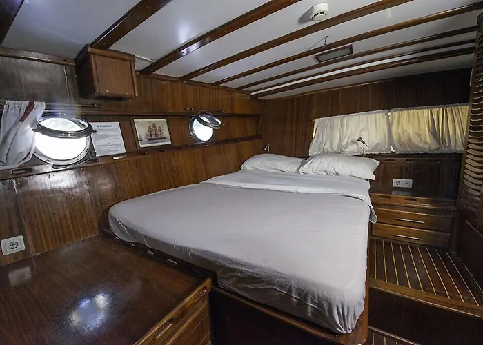 보트호텔 Tersane Iv Vincitore 4 Di Bruno Barbieri 팔레르모