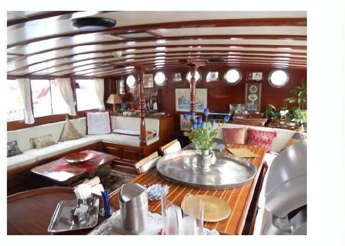 Tersane Iv Vincitore 4 Di Bruno Barbieri 2* 팔레르모