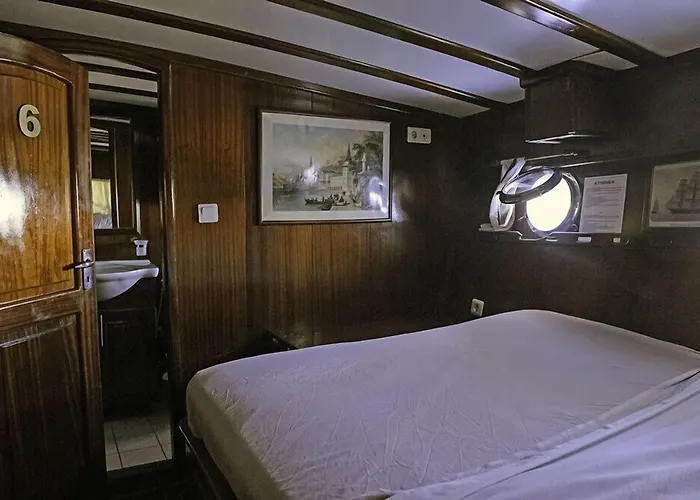 Tersane Iv Vincitore 4 Di Bruno Barbieri 팔레르모