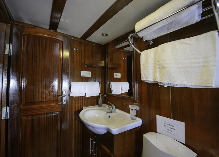 Tersane Iv Vincitore 4 Di Bruno Barbieri 보트호텔