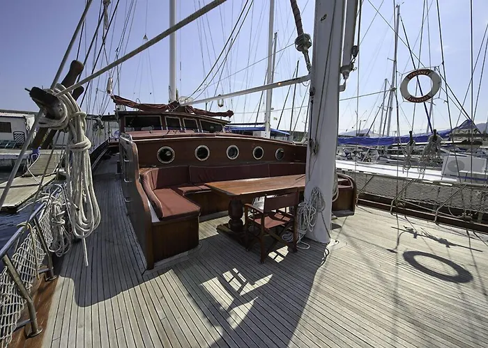 Tersane Iv Vincitore 4 Di Bruno Barbieri 보트호텔 팔레르모