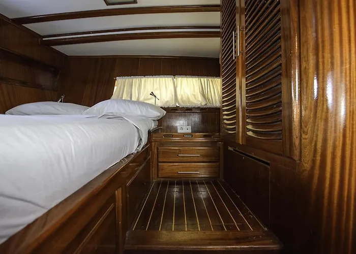 보트호텔 Tersane Iv Vincitore 4 Di Bruno Barbieri 팔레르모