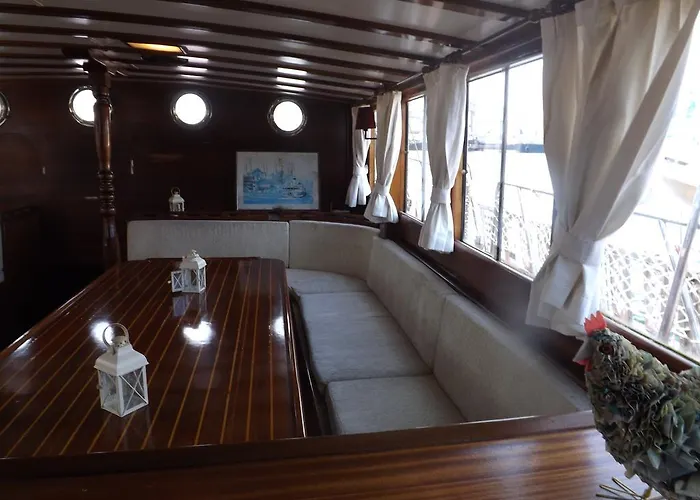 Tersane Iv Vincitore 4 Di Bruno Barbieri 보트호텔